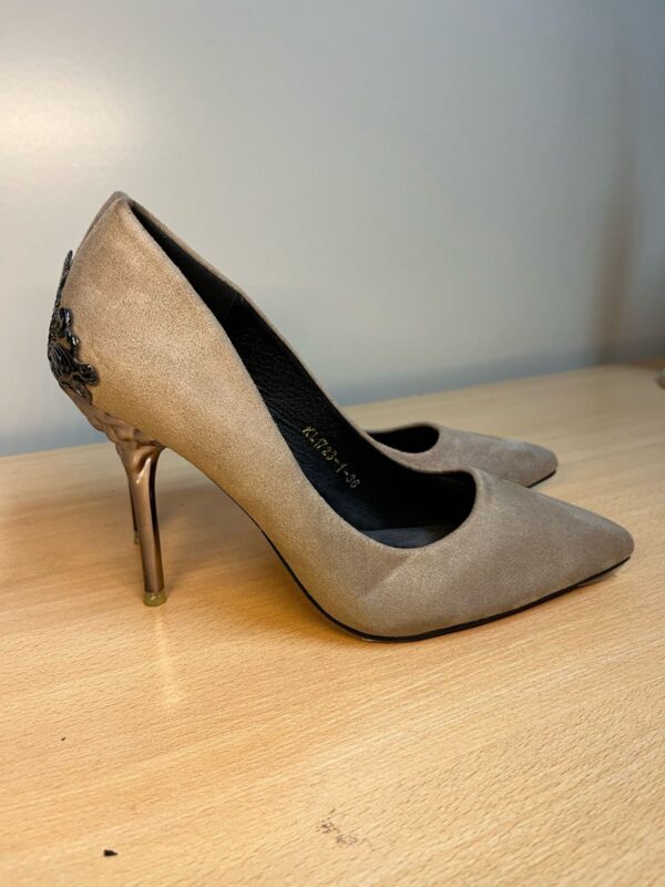 Big Tree Carved Heel 36 1 - Imagen 2