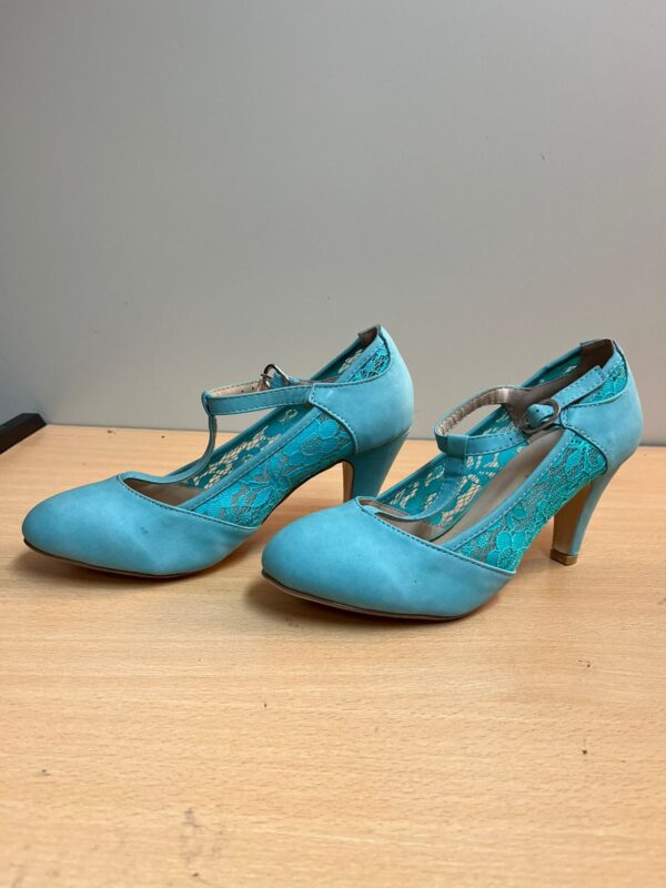 Zapatos Beston 37