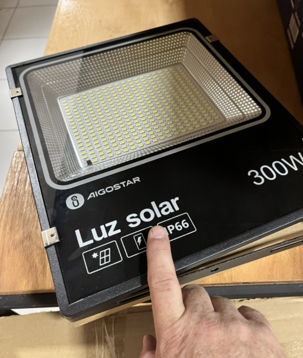 Foco Proyector LED Solar Aigostar 300W – Iluminación Potente y Eficiente para Exteriores - Image 8