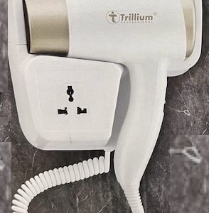 Secador de Pared Trillium TX35 con enchufe múltiple