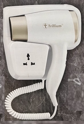 Secador de Pared Trillium TX35 con enchufe múltiple